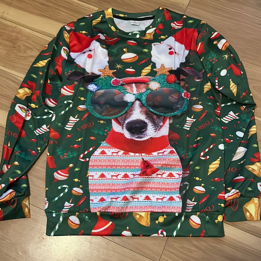 Size small Christmas shirt with a dog!